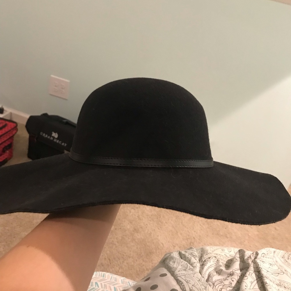 black flowy hat